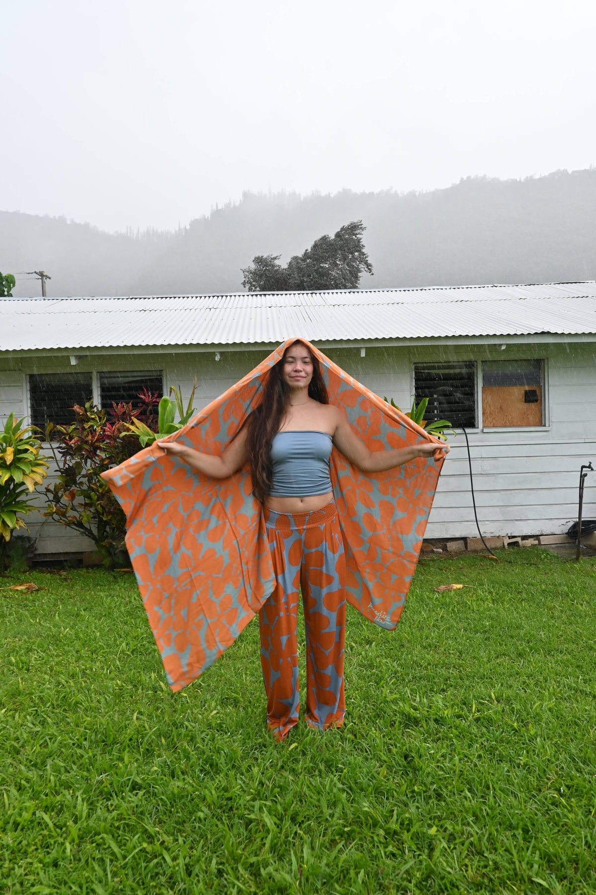 Paradise Now- Womenʻs Stretchy Bamboo Pants in Valley