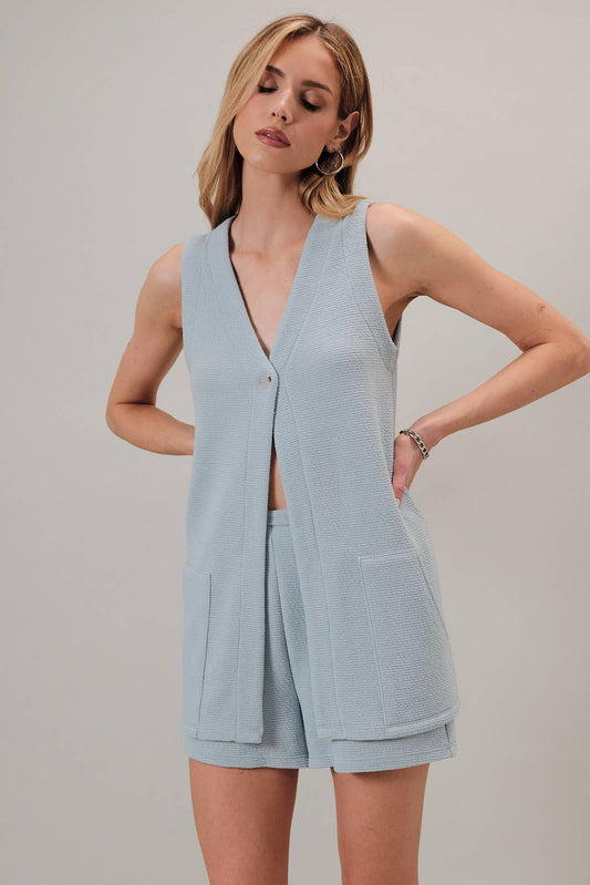 V-NECK SLEEVELESS TUNIC TOP