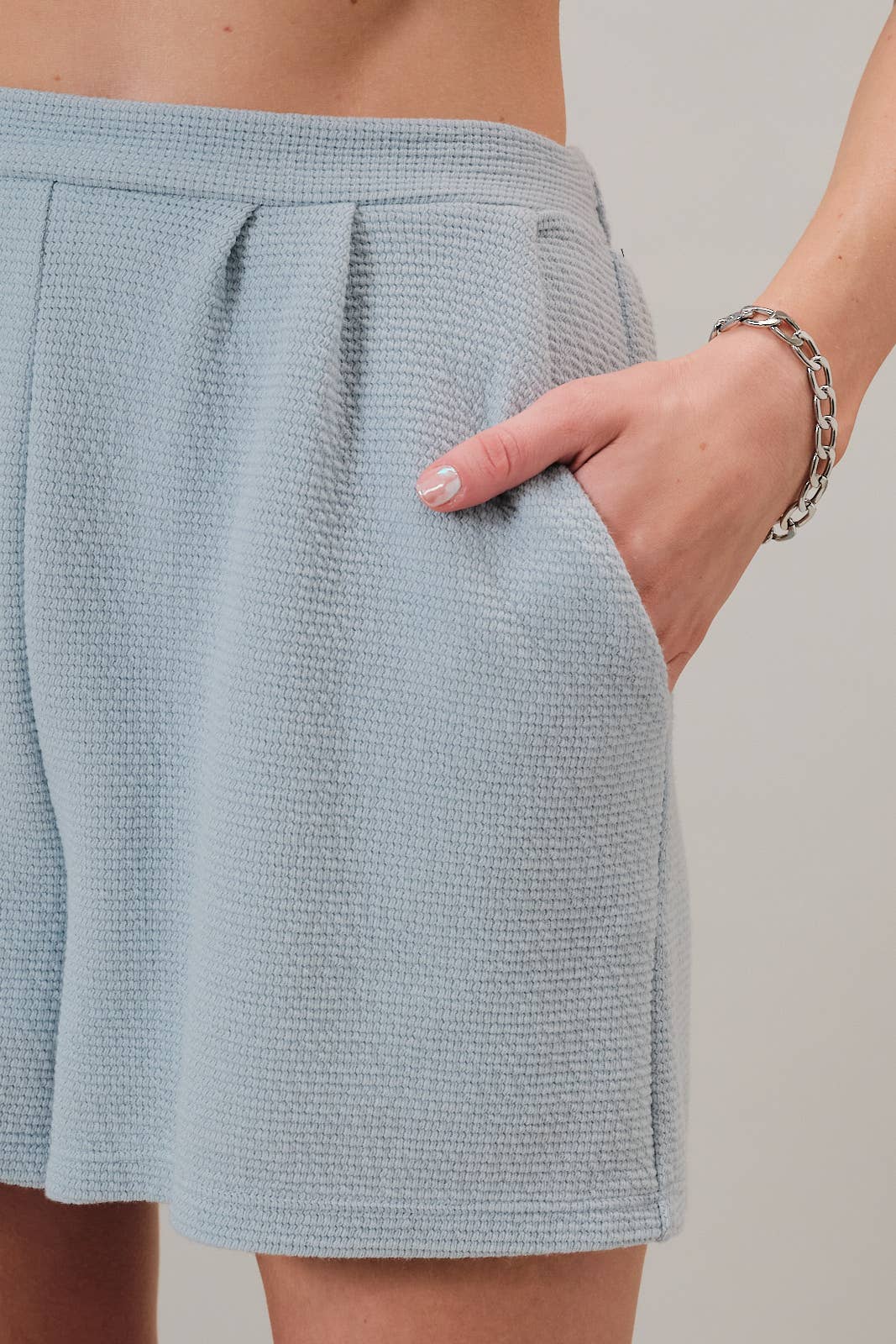 PLEATED DETAIL SHORTS