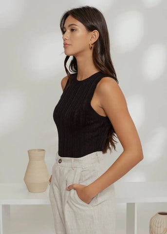 Sleeveless Round Neck Knit Top
