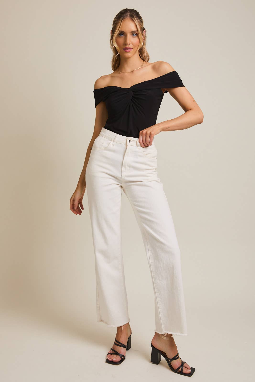FRONT TIE SLEEVELESS TOP