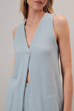 V-NECK SLEEVELESS TUNIC TOP