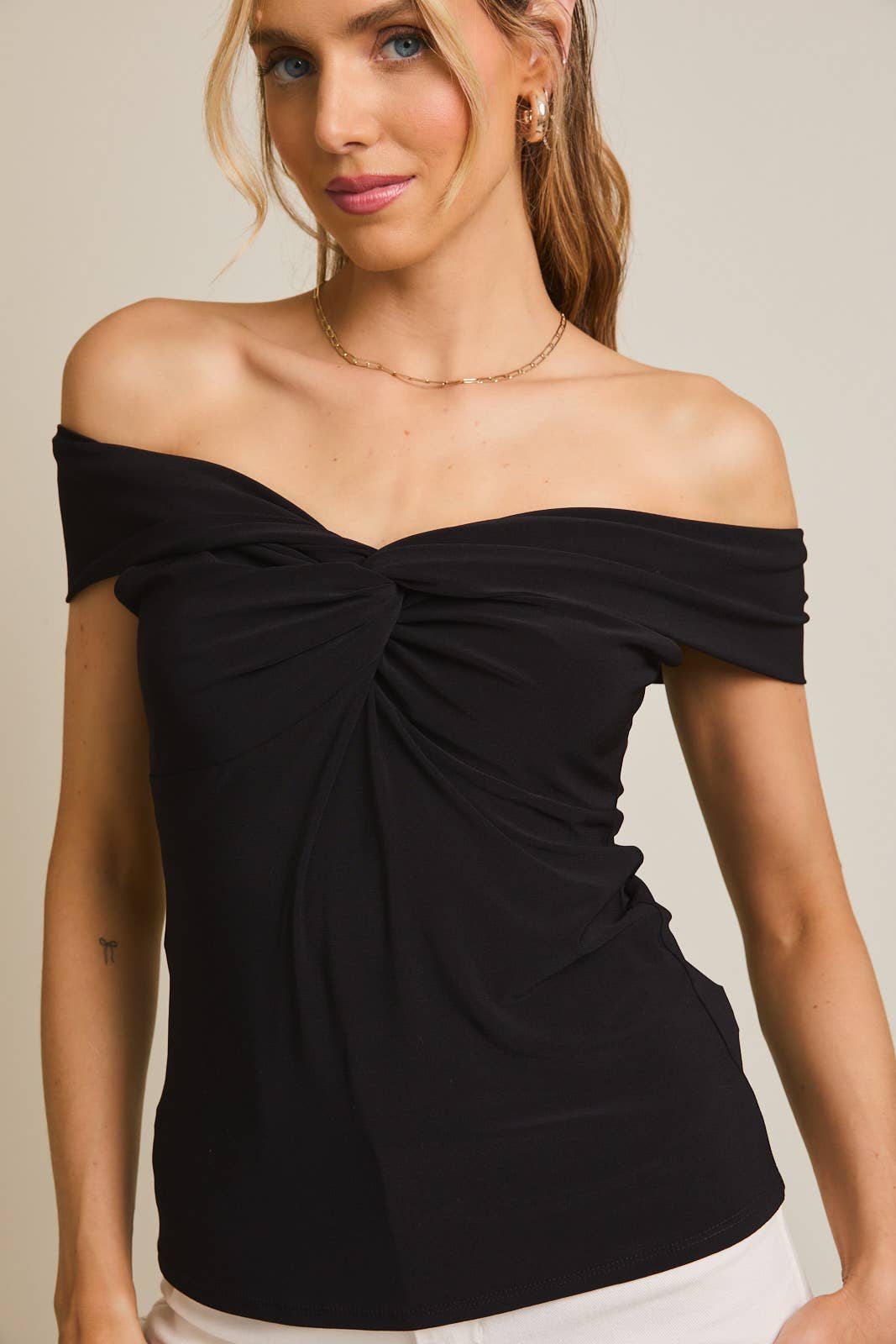 FRONT TIE SLEEVELESS TOP