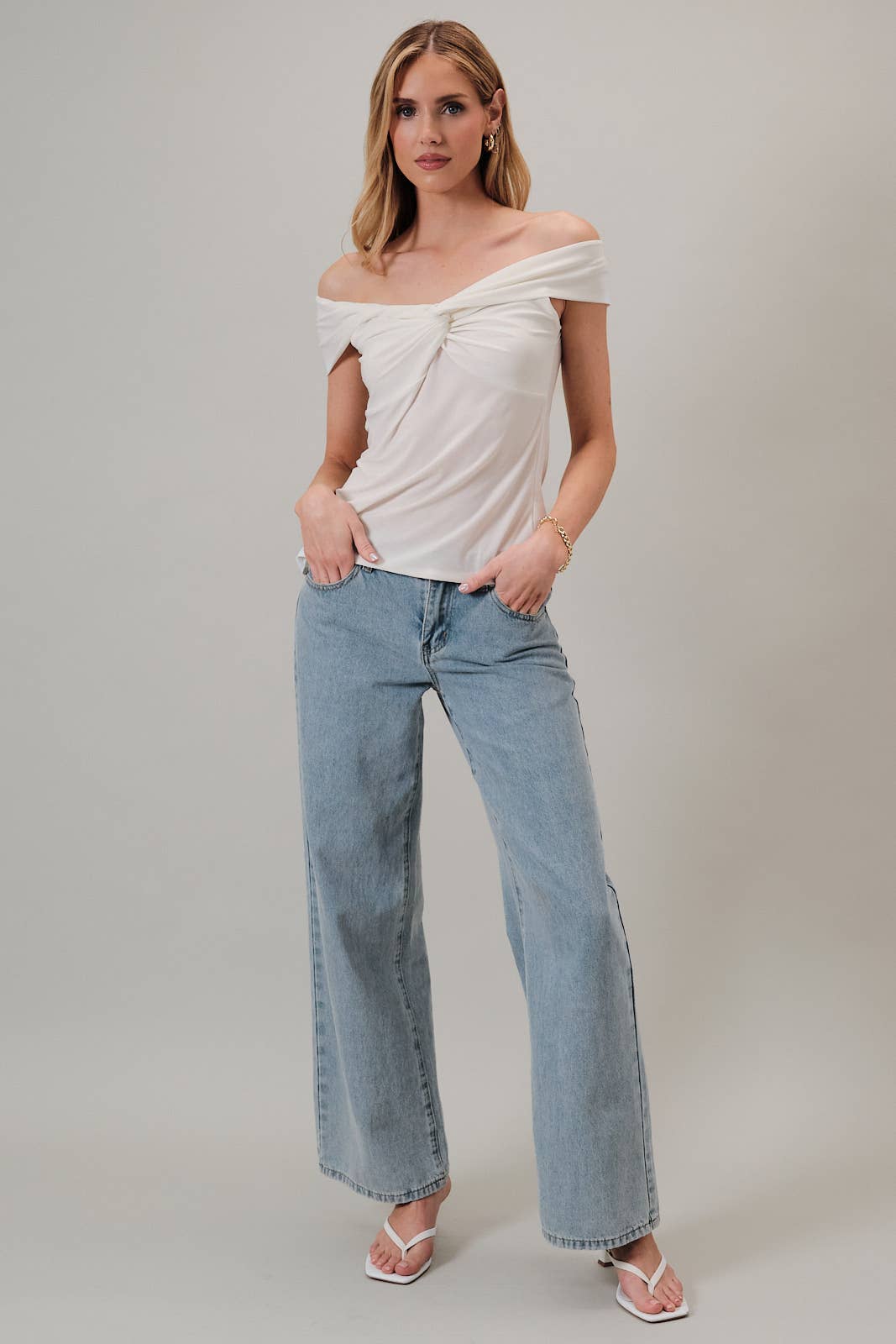 FRONT TIE SLEEVELESS TOP